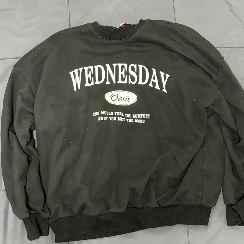 [BUNJANG] Wednesday Oasis Sweatshirt Black / 웬즈데이 오아시스 맨투맨 블랙