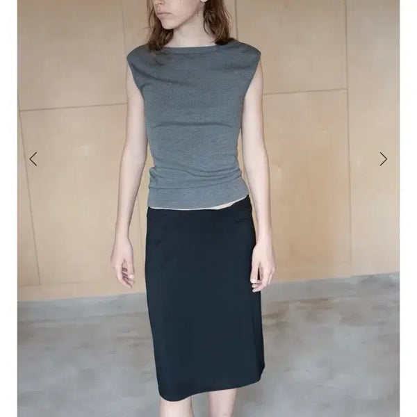 [BUNJANG] Cotton Sleeveless Ribbed Top / 립 슬리브리스 코튼 탑