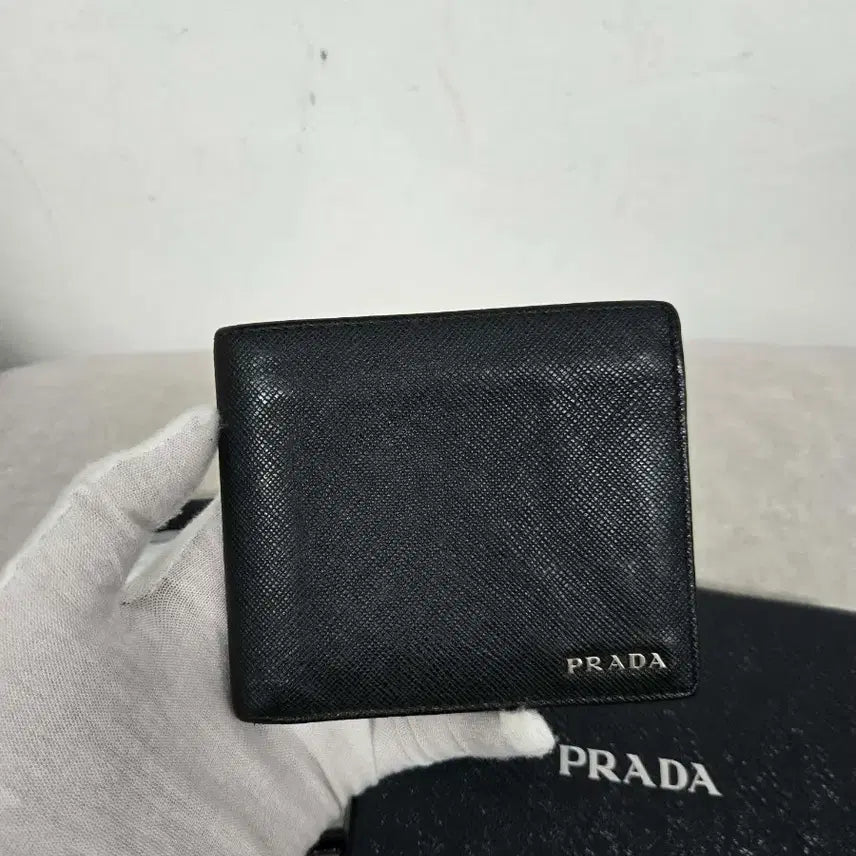 [BUNJANG] Prada Logo Bifold Wallet / [보증서 정품] 프라다 로고 반지갑