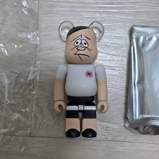 [BUNJANG] Bearbrick Series 31 Yusuke Hanai 100% Unsealed / 베어브릭 시리즈 31 유스케 하나이 100% 새상품급 팔아요.