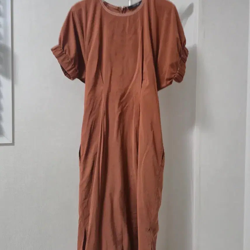 [BUNJANG] Brown Long Puff Sleeve Dress with Side Slit / 브라운 롱원피스