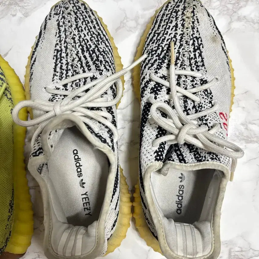 [BUNJANG] Adidas Yeezy Boost V2 Zebra & YeVra Bundle Set Size 265 / (265) 이지부스트 V2 지브라+예브라 일괄판매