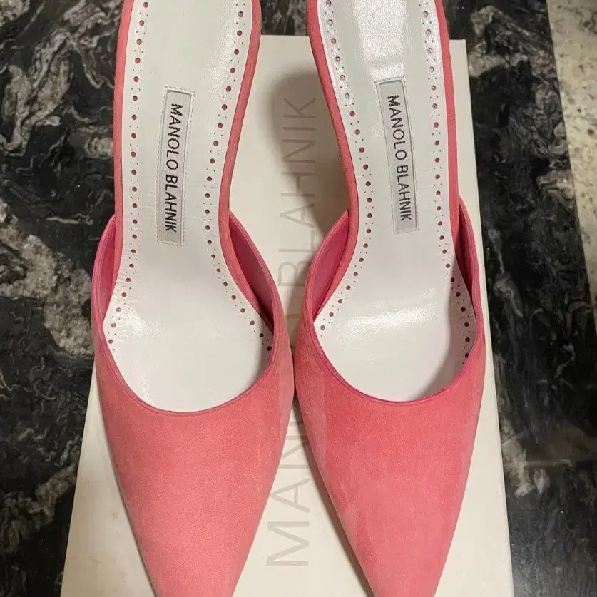 [BUNJANG] Manolo Blahnik Suede Mules / 마놀로 블라닉 뮬