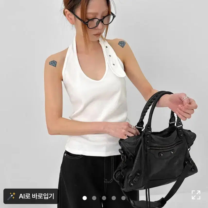 [BUNJANG] Black Up Roary Eyelet Halter Top / 에이블리 블랙업 로아리 아일렛 홀터나시