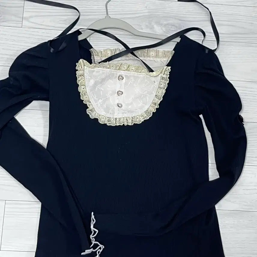[BUNJANG] No:mi Ribbed Knit Top / 급전!!)노에미 컷소우 리본니트 (ㅅㅊㅇ리즈리사시허니일브로지타마즈