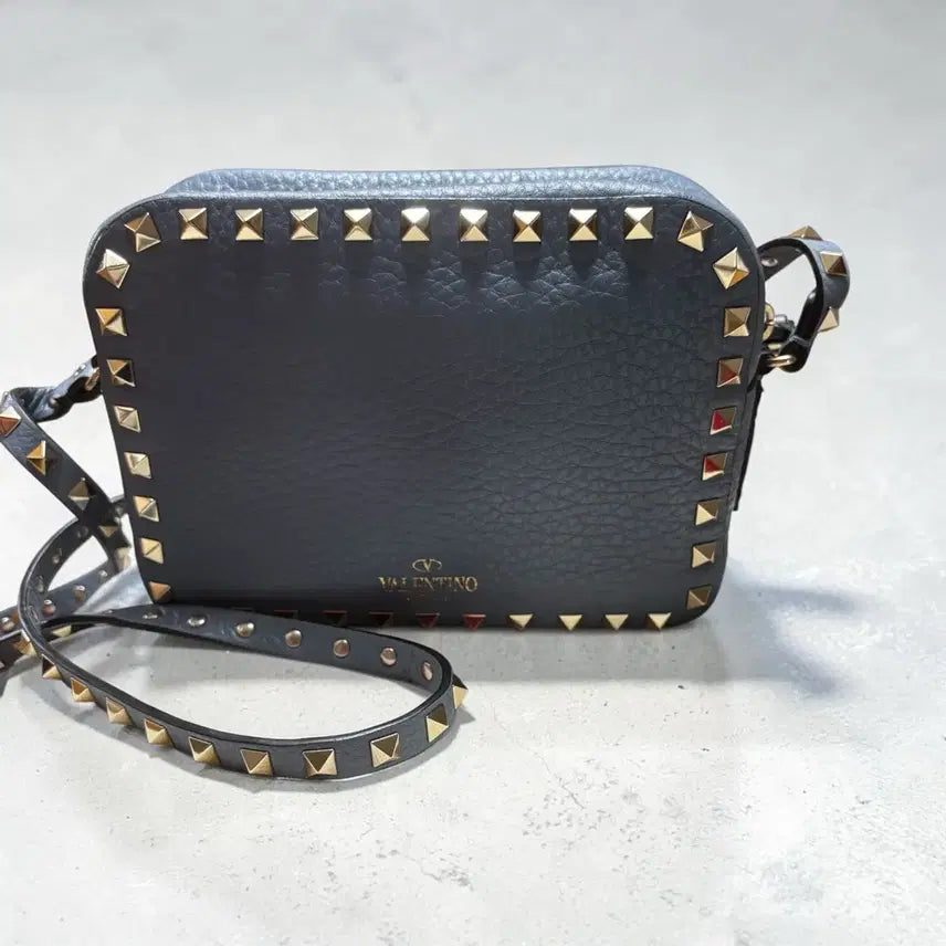 [BUNJANG] Valentino Rockstud Leather Crossbody Bag / 정품 발렌티노 락스터드 크로스백