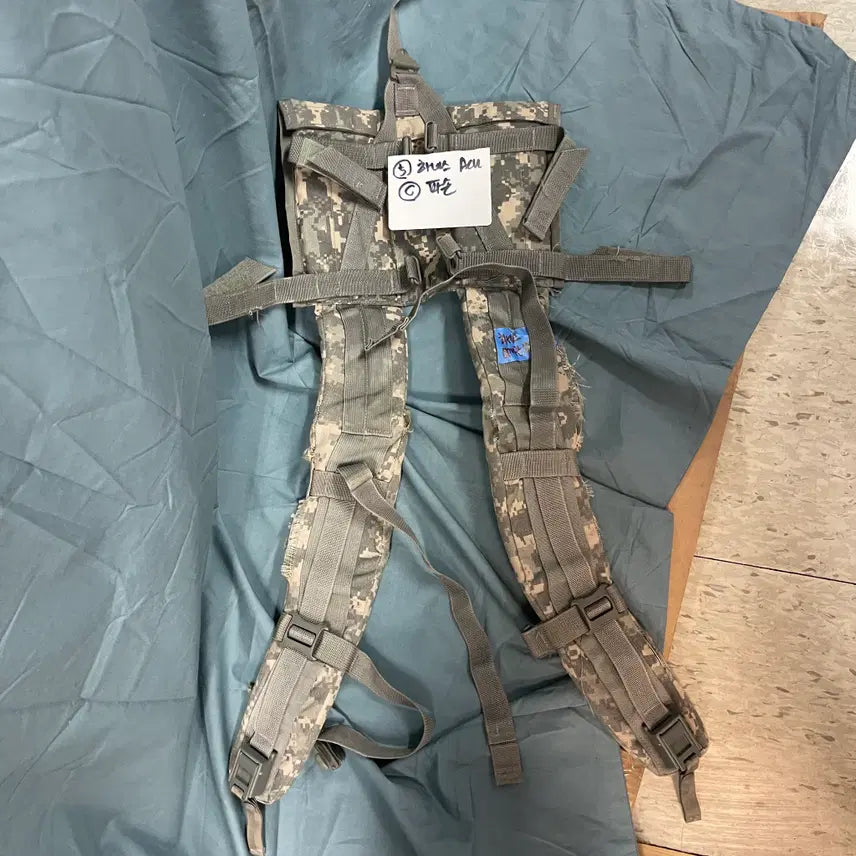 [BUNJANG] US Army MOLLE II Large Ruck Shoulder Harness Strap (ACU) / ACU럭색부품하네스5. [미군 오리지널] MOLLE II 라지 럭색 어깨 하네스 스트랩 (ACU)35