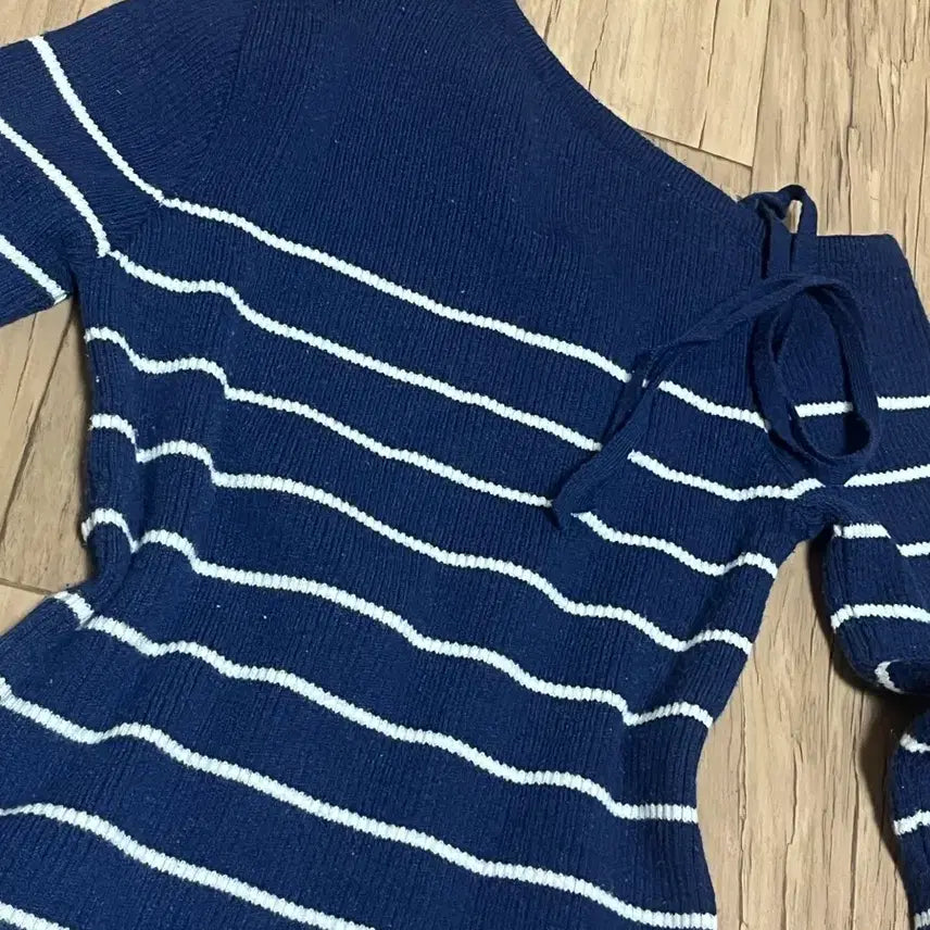 [BUNJANG] Striped Knit Sweater / 스트라이프 니트