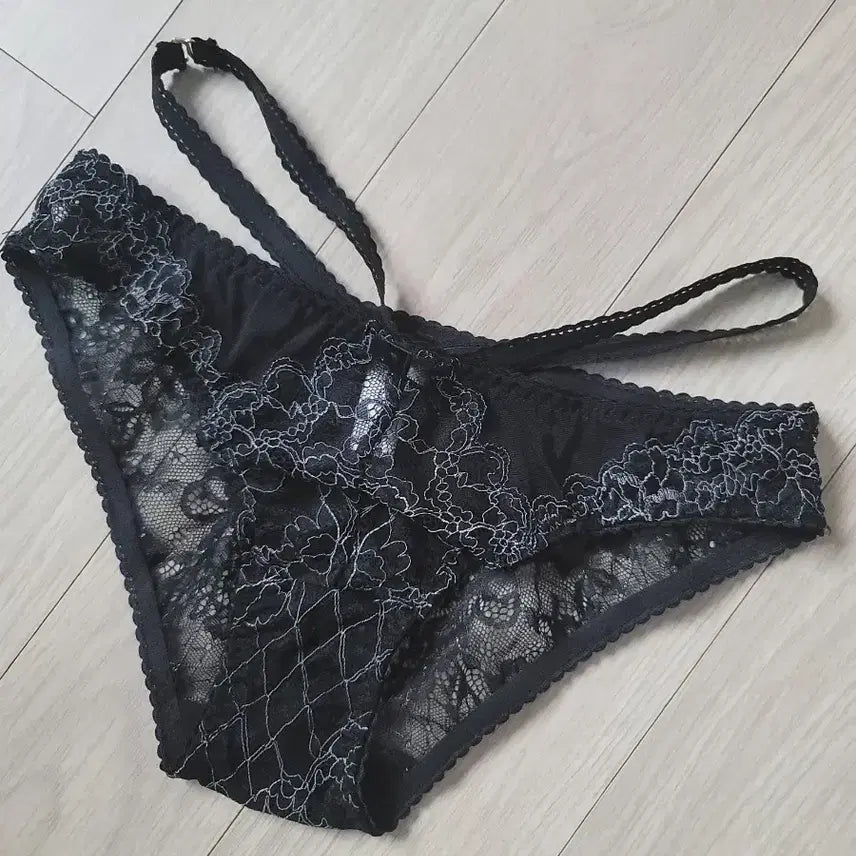 [BUNJANG] Black Lace Thong Panty / [중고]골반끈레이스팬티