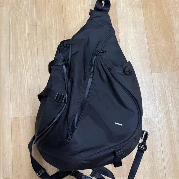 [BUNJANG] Worldwide Movement Pierce Bag / 월스와일무브먼트 피어스백