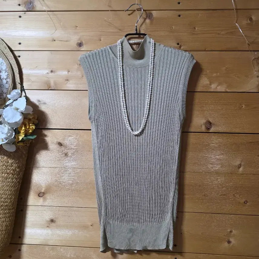 [BUNJANG] Sleeveless Top for Necklace Coordination / 타임. 민소매티.  /목걸이 코디용입니다