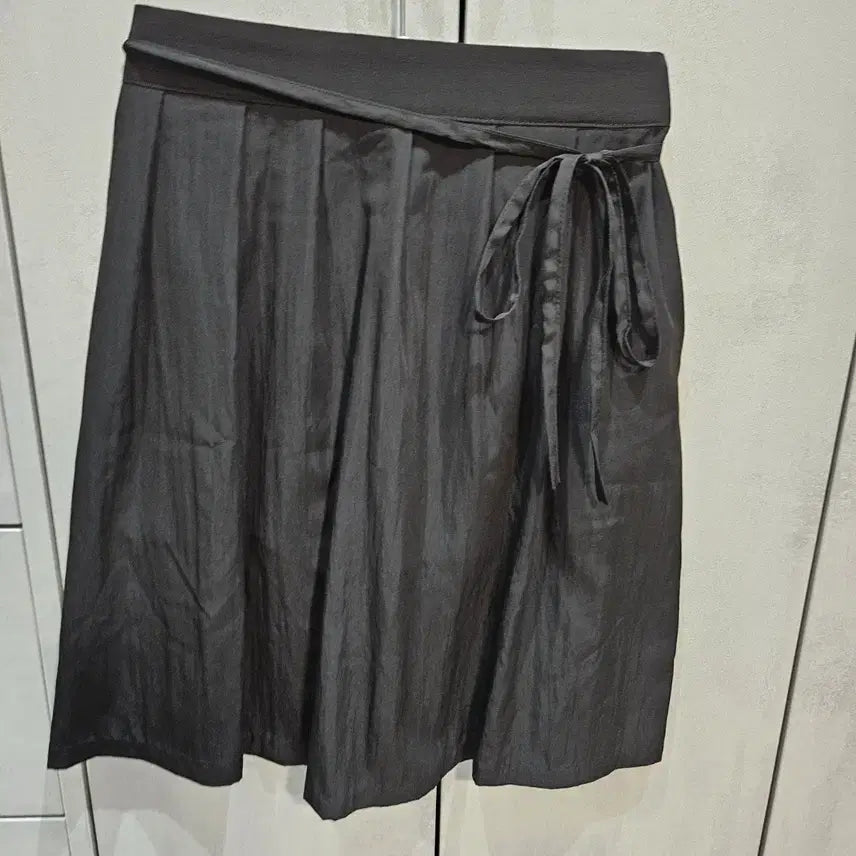 [BUNJANG] Black Midi Flare Skirt / 블랙 미디 플레어 스커트 (새상품)