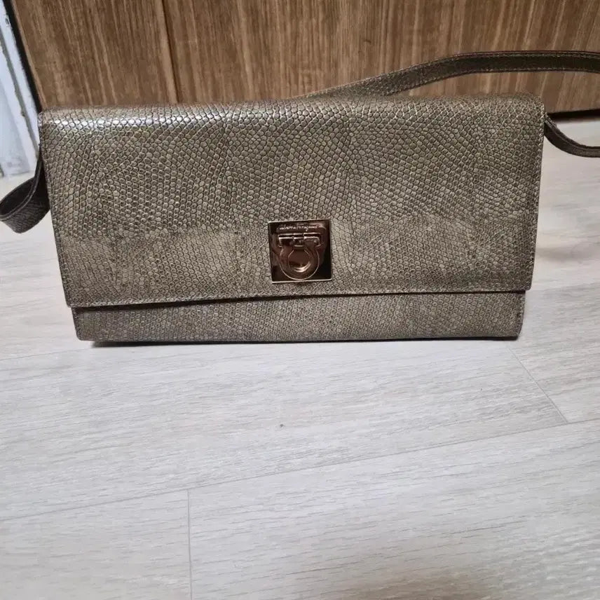 [BUNJANG] Salvatore Ferragamo Small Bag / 페레가모 스몰백