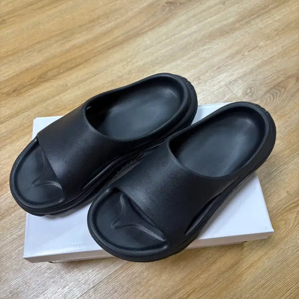 [BUNJANG] UVU Insignia Slide Black Slippers / UVU 인시그니아 슬라이드 블랙 슬리퍼