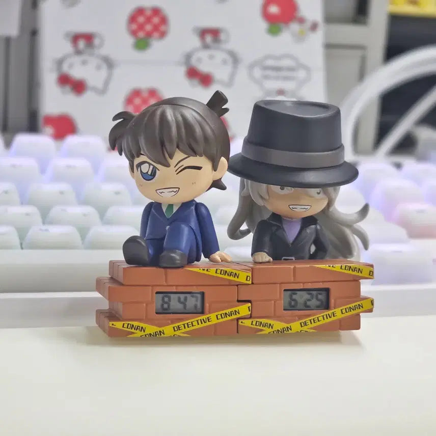 [BUNJANG] Detective Conan Figurine Clock Set - Shinichi Kudo & Gin (Includes Bonus Figurine) / 명탐정 코난 피규어 시계 신이치 / 진 일괄 + 덤 증정(세모 피규어)
