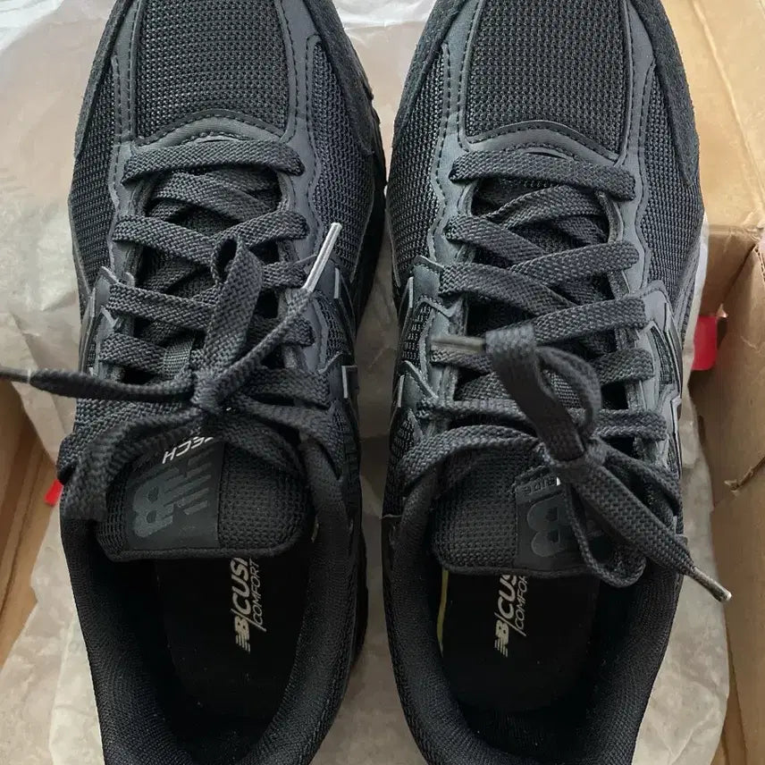 [BUNJANG] New Balance All Black Sneakers / 뉴발 운동화 230 올블랙