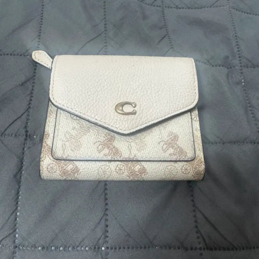 [BUNJANG] Coach C Logo Long Wallet Beige / 코치 C 로고 장지갑 베이지