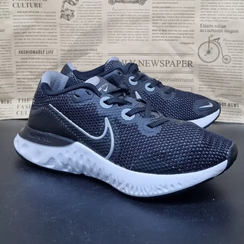 [BUNJANG] Nike Renew Run Running Shoes (245mm) / 나이키 리뉴런 운동화 245