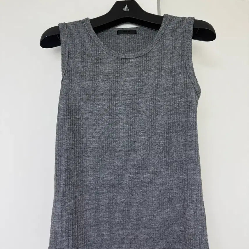 [BUNJANG] DIVEIN Uniform Sleeveless Tank Top / 다이브인 UNIFORM SLEEVELESS 탱크탑 슬리브리스 2size
