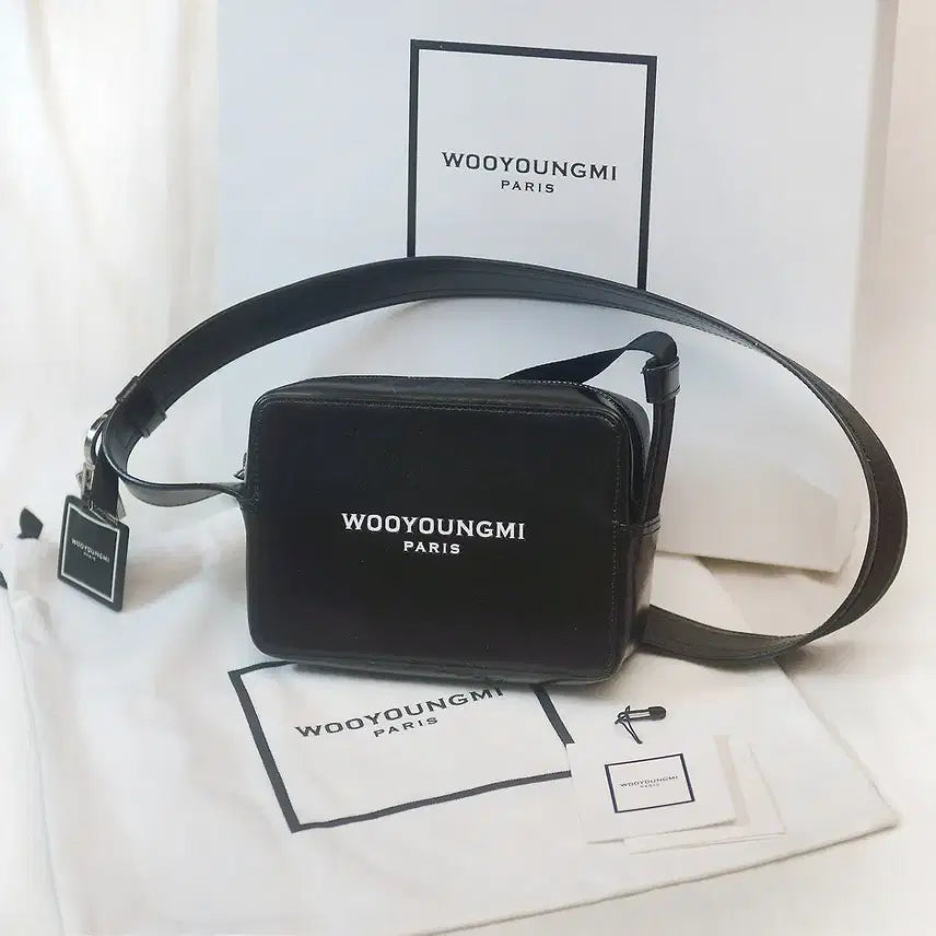 [BUNJANG] Wooyoungmi Black Leather Square Mini Bag (Shoulder/Cross) / 우영미 (WYM) 블랙 레더 스퀘어 미니백 (숄더.크로스)