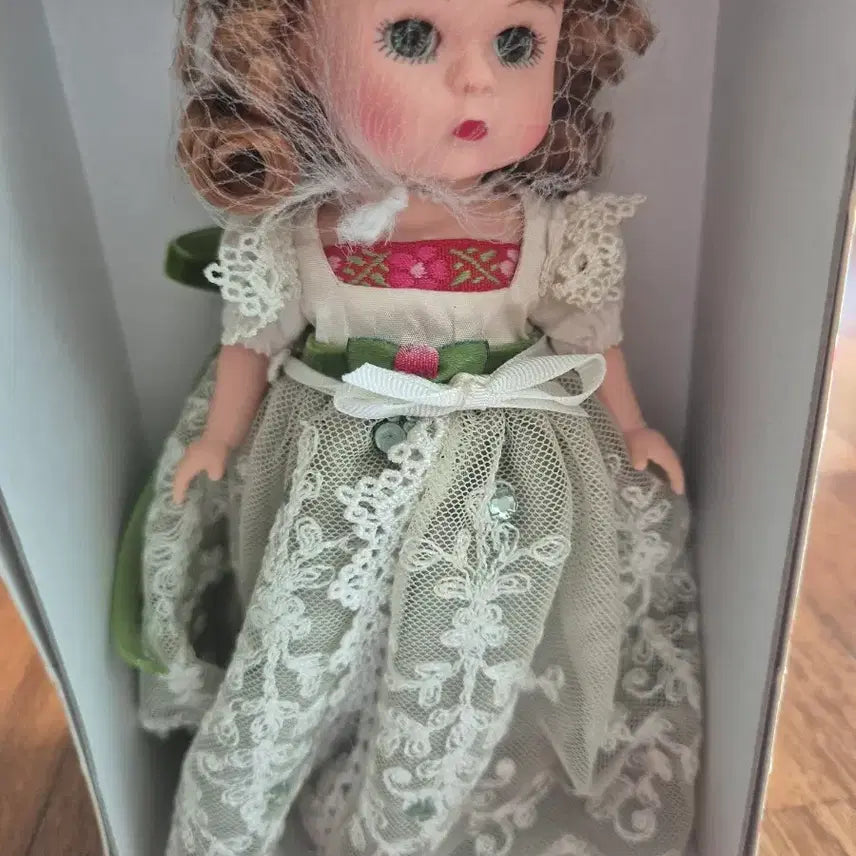 [BUNJANG] Madame Alexander 8-Inch Doll 'Precious Peridot' / 마담알렉산더 8인치
