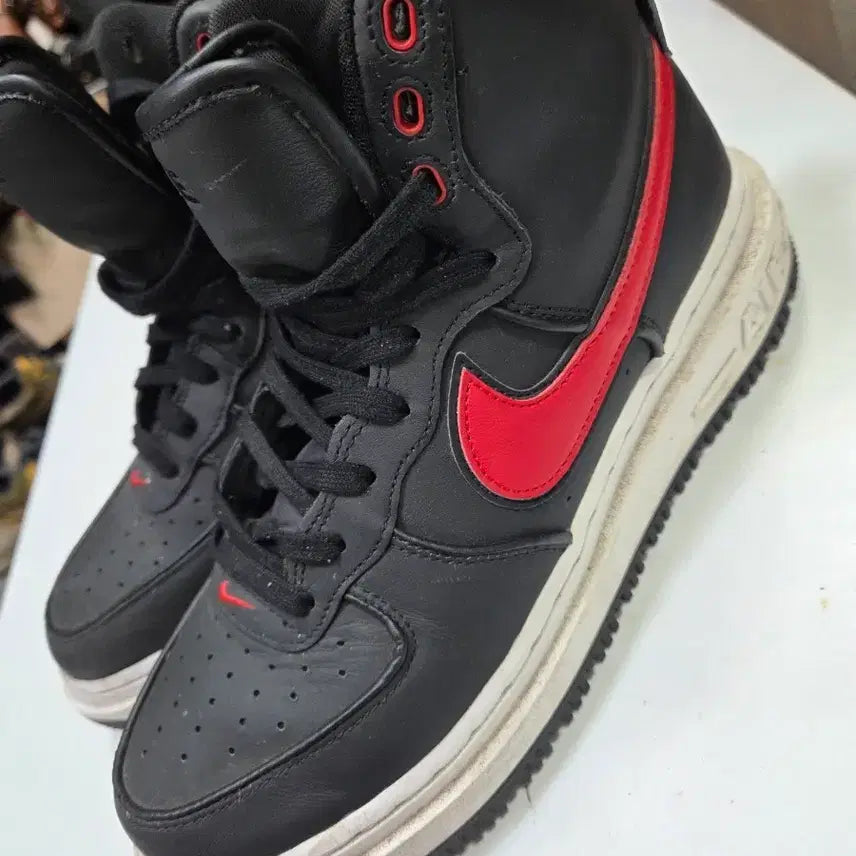 [BUNJANG] Nike Air Force 1 High Black Red / 나이키 에어포스 1 하이 블랙 레드270