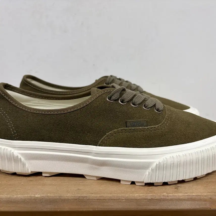 [BUNJANG] Vans Premium Authentic Sneakers / 반스 프리미엄 어센틱 스니커즈 280