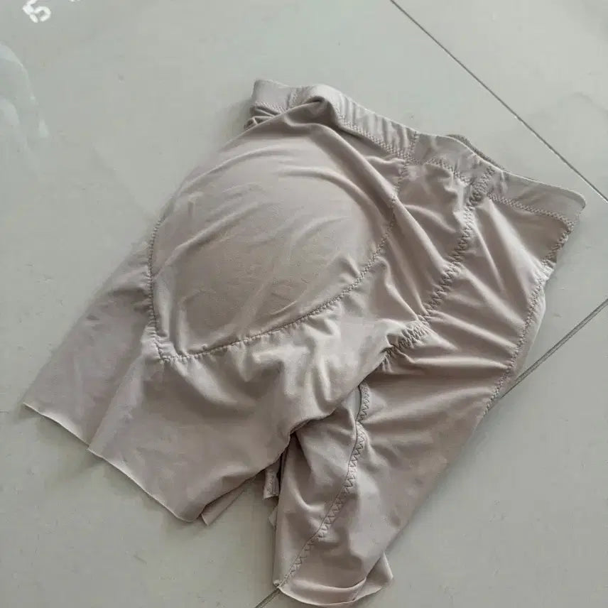 [BUNJANG] Kaindami Seamless Innerfree Slim Mesh Hip Enhancer Pants / 카인다미 심리스 이너프리 슬림메쉬 골반뽕 바지