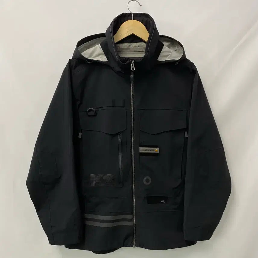 [BUNJANG] K2 Black Windbreaker Jacket (Size 100) / 256. K2 블랙 바람막이 자켓100