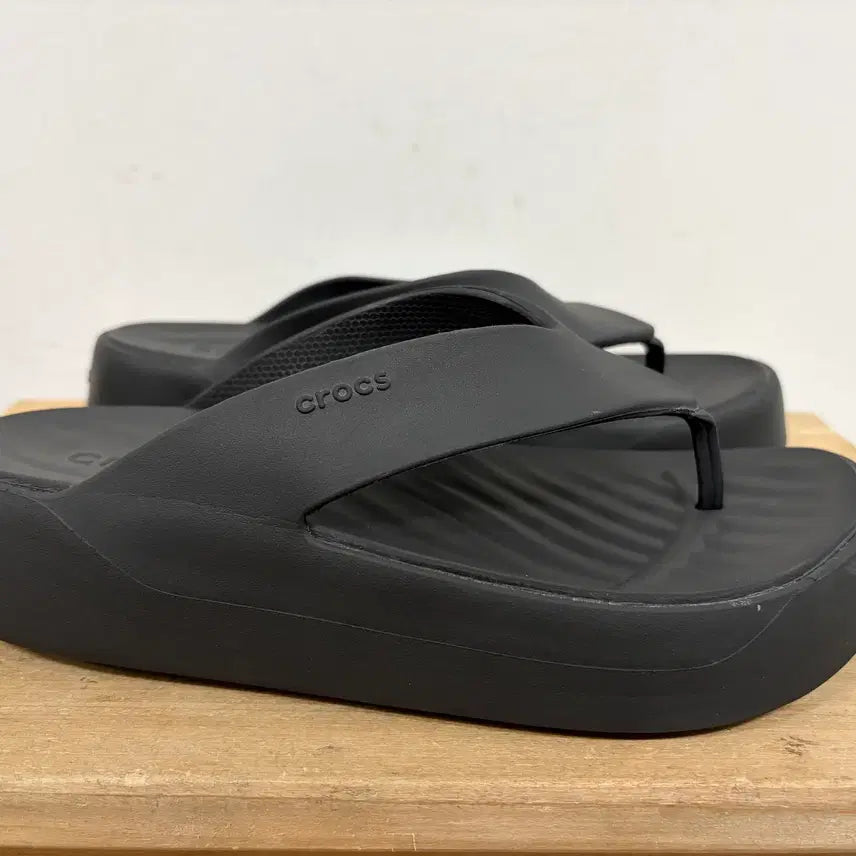 [BUNJANG] Crocs Women's Sandals Size 240 / 크록스 여성 샌들 240