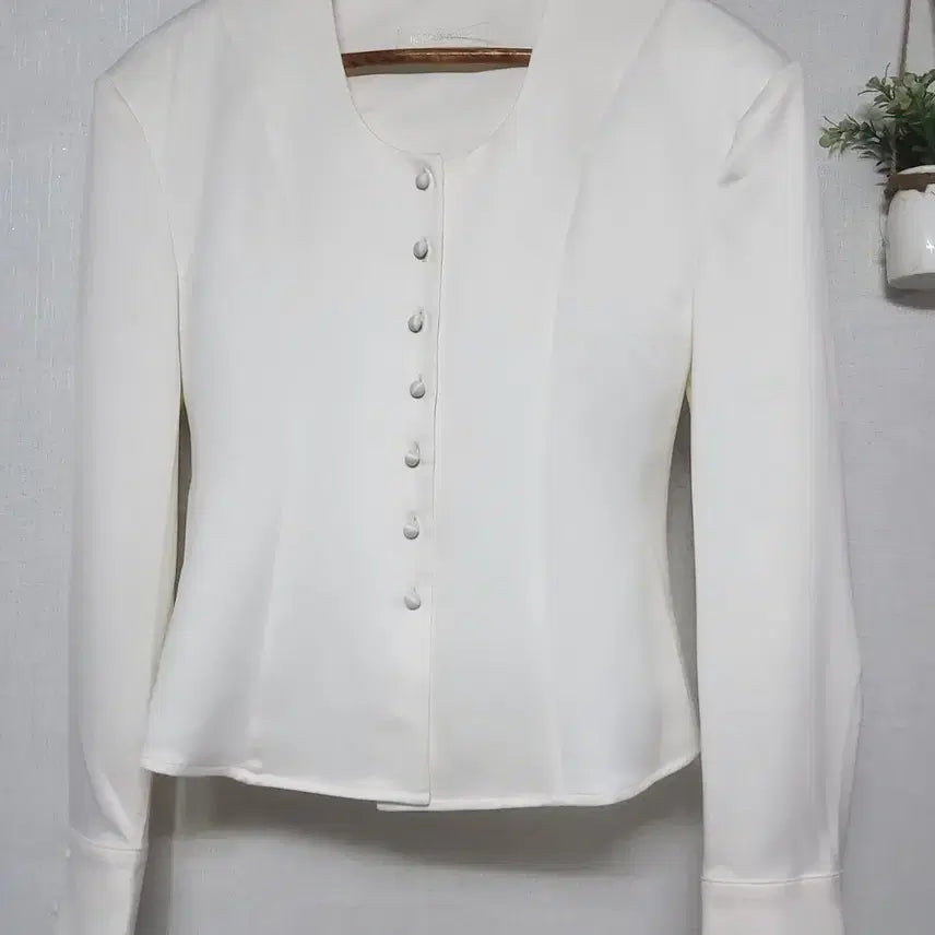 [BUNJANG] Dragon Blues Round Neck Blouse Cream White S / 새상품 드래곤블루스 라운드넥 블라우스 크림화이트 S 44 55초