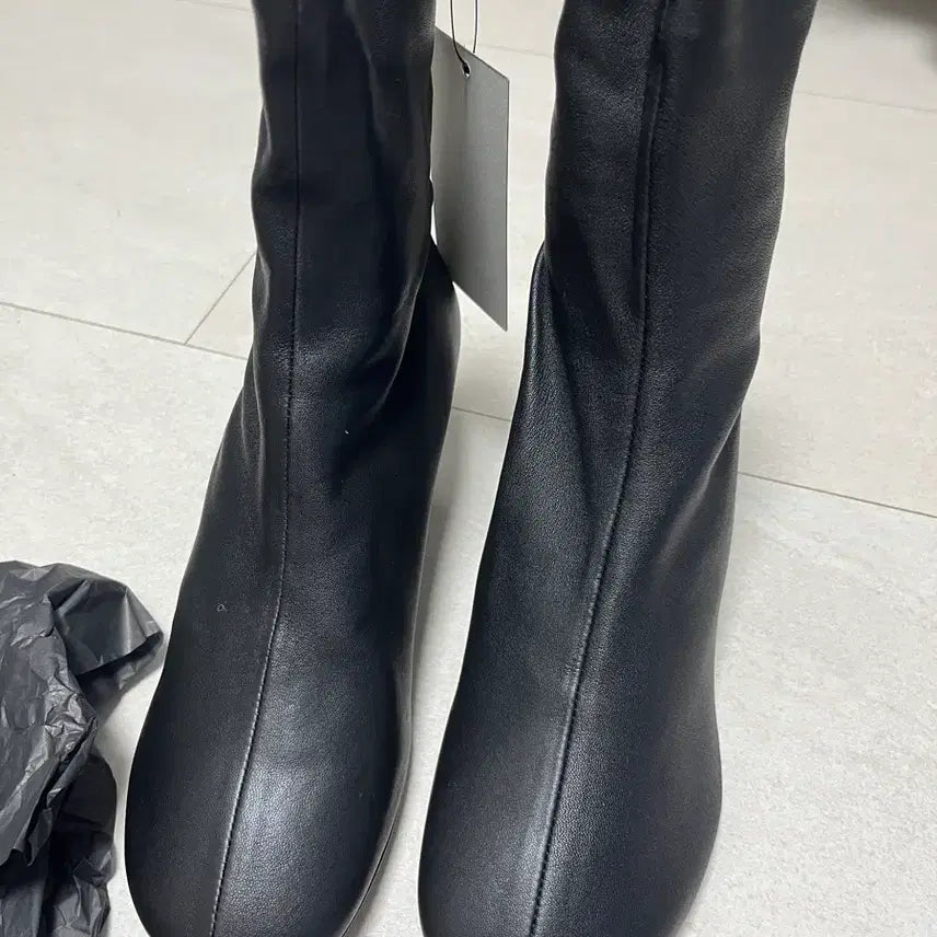 [BUNJANG] COS Black Leather Ankle Sock Boots / COS 블랙 레더 앵클 삭스 부츠 37