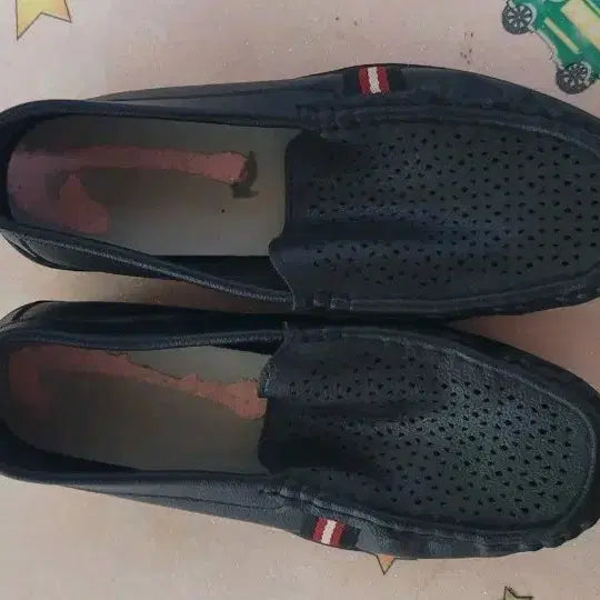 [BUNJANG] Black Perforated Loafers Size 36 / 새상품 블랙펀칭 로퍼 36