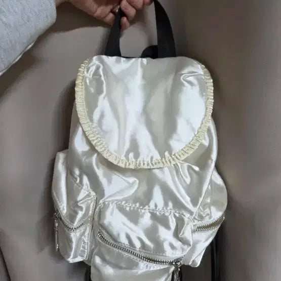 [BUNJANG] White Satin Mini Backpack / 새틴 흰색 미니 백팩