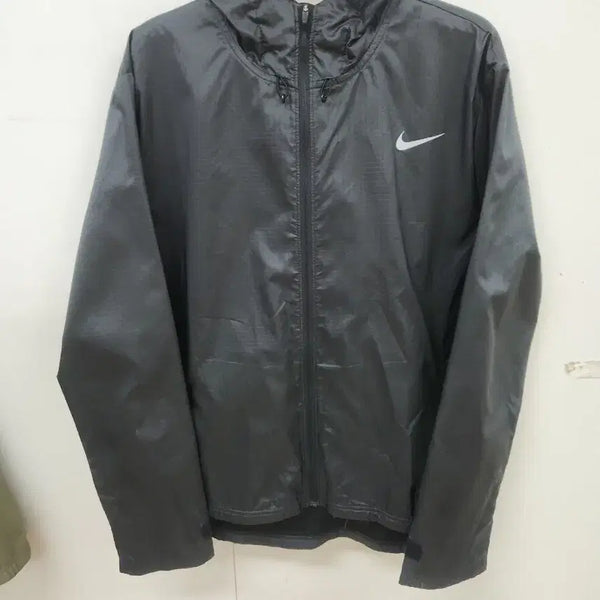 [BUNJANG] Nike Women's Running Essentials Windbreaker XL / (정품) 나이키 우먼스 러닝 에센셜 바람막이 XL