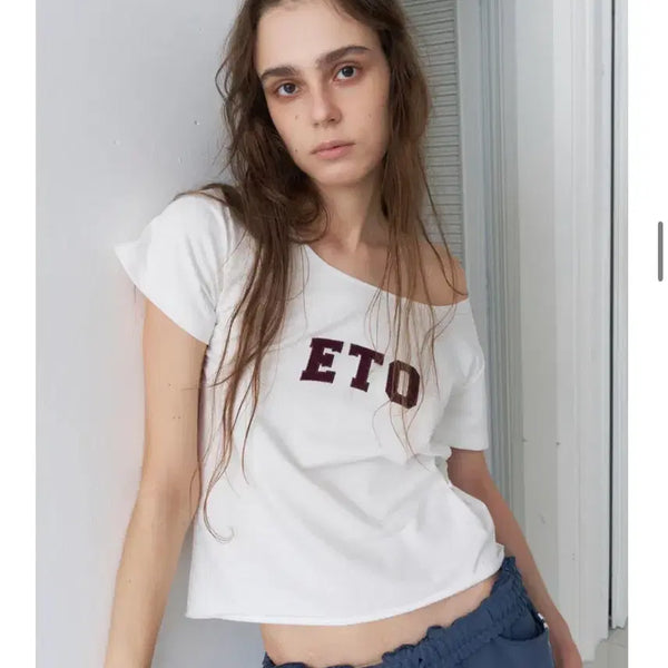 [BUNJANG] Poeto Logo Patch T-shirt (White) / 포에토 로고 패치 티 (화이트)