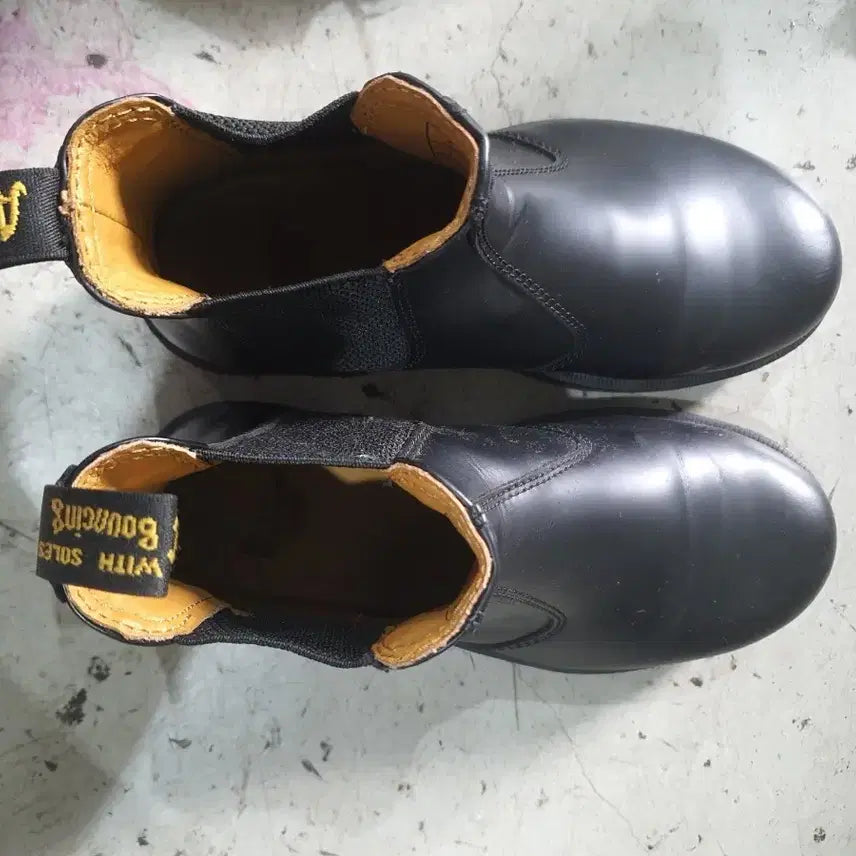 [BUNJANG] Dr. Martens Chelsea Boots Black 235 / 닥터마틴 첼시부츠 블랙 235