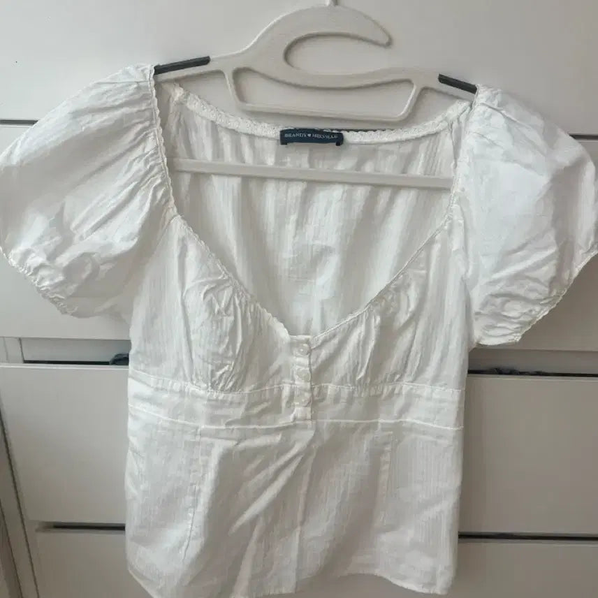[BUNJANG] Brandy Melville Blouse - New Condition / 브랜디멜빌 블라우스 새상품