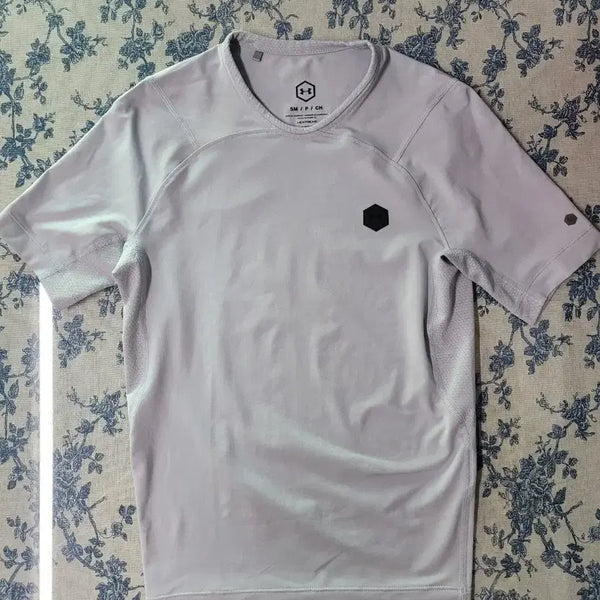 [BUNJANG] Under Armour HeatGear Compression Short Sleeve Shirt (Authentic) / 언더아머 컴프레이션 히트기어 반팔(정품)