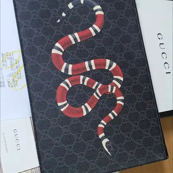 [BUNJANG] Gucci Snake Clutch Bag / 구찌 스네이크 클러치/클러치백 새상품급 정품(영수증O)