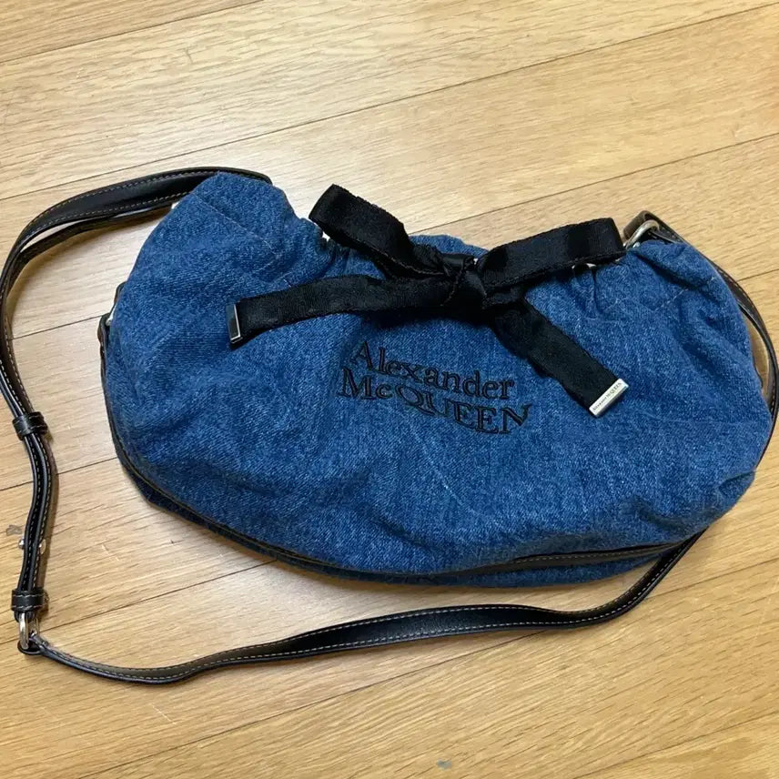 [BUNJANG] Alexander McQueen Denim Bundle Bag / 알렉산더맥퀸 데님 번들백