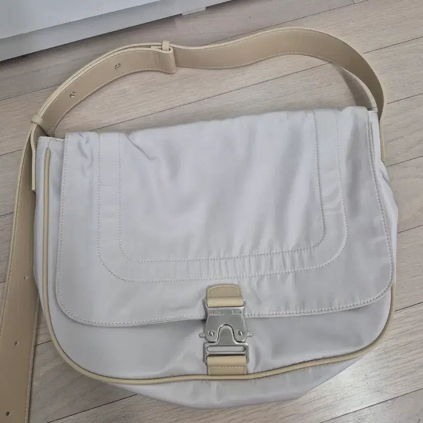 [BUNJANG] Matin Kim Two-Way Bag / 마뗑킴 투웨이백