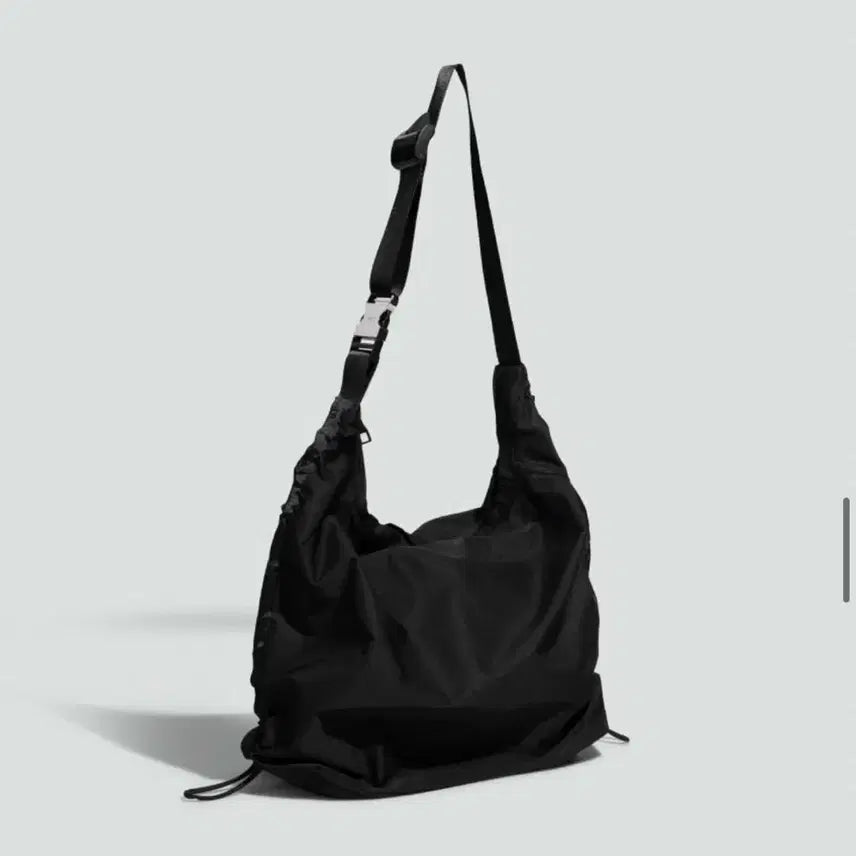 [BUNJANG] ARCS LONDON Hey Black Sling Bag / 아르크스 런던 헤이 블랙 슬링백