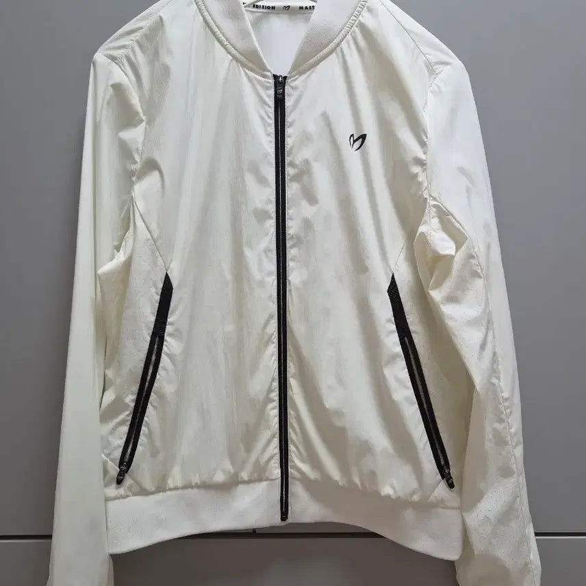 [BUNJANG] Master Bunny Edition Women's White Windbreaker Zip-Up Jacket / 여성골프 마스터바니 에디션 화이트 바람막이 집업자켓