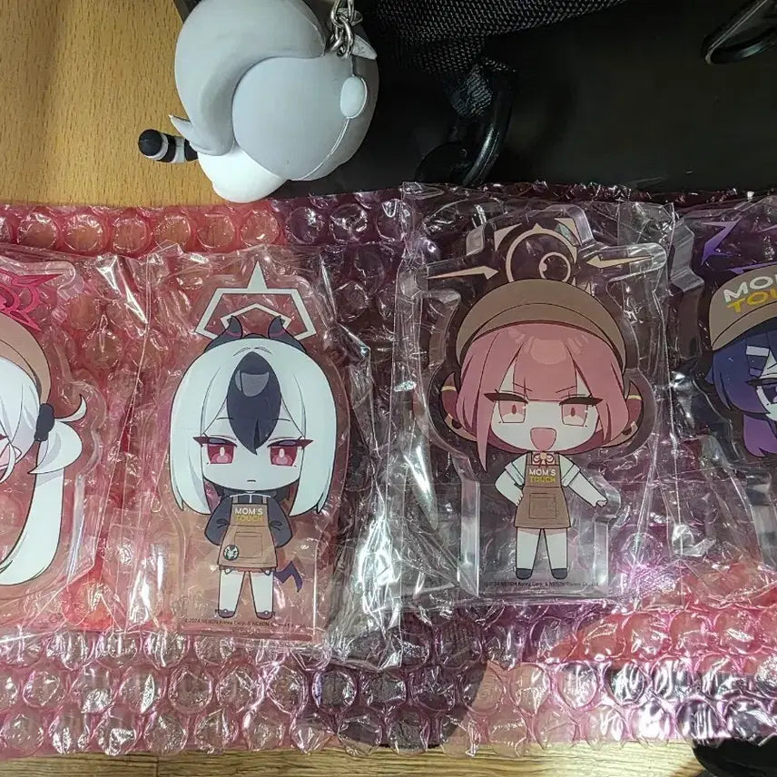 [BUNJANG] Blue Archive Mom's Touch Collaboration Stand Set (4 Types) / 블루 아카이브 맘스터치 스탠드 4종 세트 팜니다