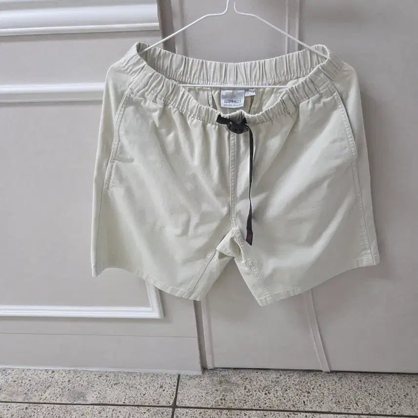 [BUNJANG] Gramicci Beige Shorts Size M / 그라미치 반바지 m