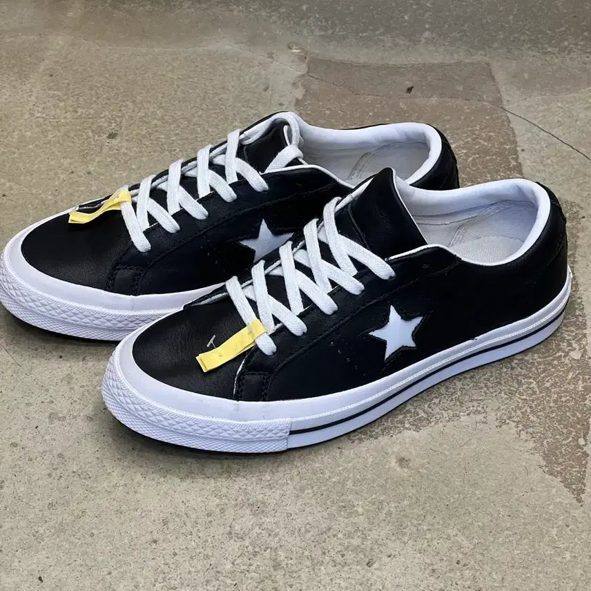 [BUNJANG] Converse One Star Low Leather Matte Black Sneakers (245mm) / 컨버스 원스타 로우 레더 무광 블랙 245사이즈