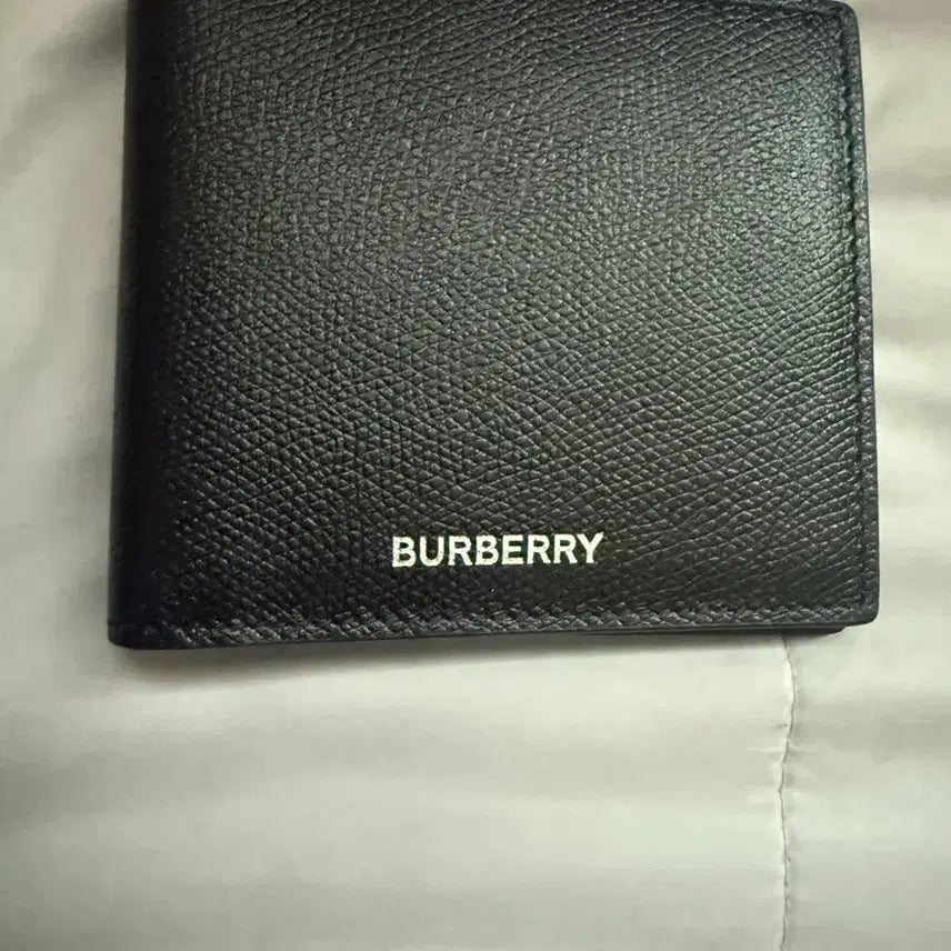 [BUNJANG] Burberry Bifold Wallet / 버버리 반지갑 팝니다