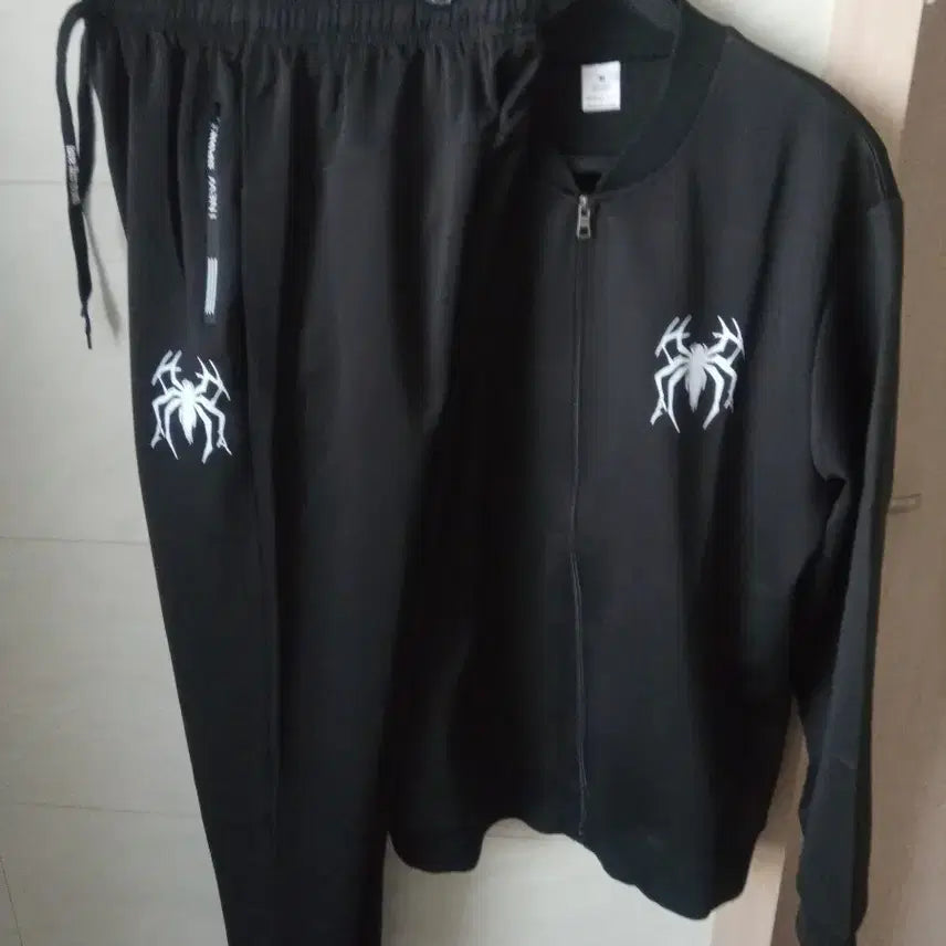 [BUNJANG] Spider Training Set (Spring/Fall) - Black - New / 스파이더 춘추용 트레이닝 세트 M 새상품