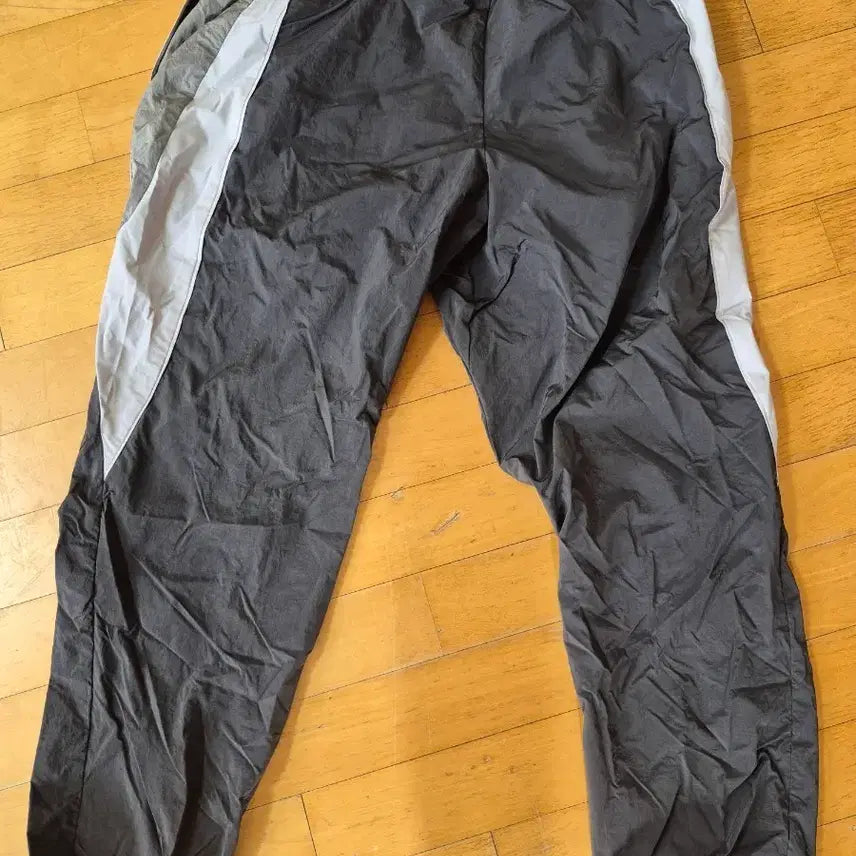[BUNJANG] Fila Training Pants L / 휠라 츄리닝 바지 L